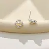 Brincos de Luxo Leve Estilo Francês de Alta Qualidade, Brincos Simples e Elegantes de Estame de Flor para Mulheres, Design de Nicho, Acessórios de Orelha Versáteis e Elegantes