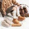 Botas de Nieve Cálidas con Suela Gruesa para Mujer Invierno Más Terciopelo Felpa Gruesa Zapatillas de Algodón Hogar Exterior Zapatos de Algodón para Mujer Venta al por Mayor