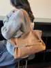 Bolso de Hombro Minimalista Retro para Mujer 2025 Invierno Nuevo Estilo Bolso de Mano con Correa de Cuero Versátil Bolso de Hombro