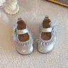 Zapatos de Niña Estilo Hada con Adorno de Encaje Dulce y Perlas de Cuero 2026 Primavera/Otoño Nuevos Suela Suave Versátiles Zapatos de Princesa Modernos