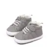 Zapatillas Casuales para Bebé Primavera y Otoño Nueva Moda Tendencia Zapatos para Niños Pequeños Suela Suave para Bebé Antideslizantes Zapatos para Dar los Primeros Pasos