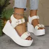 Sandalias de Gran Tamaño para Mujer de Comercio Exterior Transfronterizo 2026 Nuevo Estilo Europeo y Americano Punta Abierta Tacón de Cuña Correa Única Zapatos para Mujer