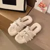 Pantuflas peludas retro simples de punta cuadrada con hebilla para mujer, nueva moda versátil cómoda de algodón otoño e invierno 2026