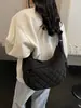 Bolsa de Tela de Nylon para Mujer 2025 Nueva Versátil Clásica Bolso Tote Acolchado Casual Gran Capacidad Bolso de Hombro Único Cruzado