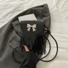 2025 Nuevo Diseño de Moda Borla Diseño Personalizado Gran Capacidad Estilo Hong Kong Bolso Pequeño Cuadrado de Hombro Cruzado para Teléfono Móvil para Mujer