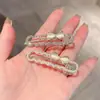 Presilha de Cabelo Elegante de Uma Palavra com Laço de Strass e Bico de Pato Design de Nicho Estilo Coreano 2025 Nova Leve Luxo Elegante Primavera e Verão
