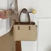 Ventas directas desde la fábrica de origen: Bolso de piel suave con patrón de lichi de alta gama, bolso de mano cuadrado pequeño vintage con correa ancha para el hombro, bolso cruzado de un solo hombro