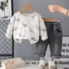 Conjunto de Primavera Fashion para Meninos 2026 Novo Estiloso Primavera Manga Longa Ver Moletom com Letra Conjunto de Duas Peças Tendência