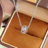 El Collar con Colgante de Jardín de Rosas Más Vendido de Xiaohongshu para Mujer, Collar Estilo Palacio con un Toque de Lujo y Cadena Elegante para la Clavícula