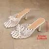 Pantuflas de tacón alto con lazo de lunares de verano 2026 Nuevo estilo Malla transpirable Calzado exterior Punta cuadrada Sandalias de estilo europeo y americano para mujer Talla 43