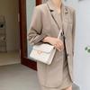 Bolso de cadena romboidal para mujer, nueva moda 2023, estilo coreano, bandolera de hombro, elegante bolso cuadrado pequeño con perlas para mujer.