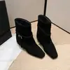 Botas Chelsea de Salto Bloco Cor de Café com Detalhes Mesclados para Mulheres, Temporada Outono e Inverno 2026, Forradas com Lã, Botas Afuniladas de Cano Médio, Botas Estilo Martin