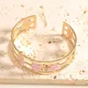 Nuevo brazalete geométrico de esmalte de colores transfronterizo con un toque de lujo ligero y alta gama, brazalete de moda abierto en relieve
