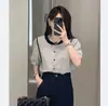 Camisa Listrada de Manga Curta Colorblock Crewneck para Mulheres 2024 Verão Nova Solta Emagrecimento Casual Puff Manga Pequena Camisa
