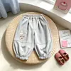 Novos estilos de outono e primavera de calças esportivas infantis, calças casuais e calças de moletom para meninos, adequadas para uso ao ar livre, em estilo coreano