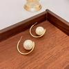 Aretes de Perlas Barrocas Plateadas en forma de C Lujo Ligero de Alta Gama Aretes Geométricos Esféricos Nicho Aretes de Bola Simples