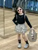 2025 Outono Novo Estilo Coreano Roupas Infantis Meninas Fashionable Gola Redonda Combinação de Cores Camiseta Básica Camiseta Saia de Bolo Saia Curta