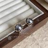 Aretes de perlas gris dorado moda femenina aretes de alto sentido 2024 nuevos estilo vintage temperamento estilo Hong Kong joyería para las orejas