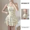 Traje de baño de una pieza estilo nuevo con estampado y cuello halter, diseño sin espalda, estilo suave y puro, adecuado para vacaciones en la playa y baños en aguas termales, al por mayor