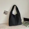 Bolsa tote de design transfronteiriço para mulheres, novo modelo primavera/verão 2026, bolsa de ombro de grande capacidade, bolsa de ombro moderna e de alta qualidade