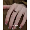Anillo Exquisito Retro Estilo Maillard con Piedra Ojo de Tigre Cereza para Mujer, Lujo Ligero, Moda Diaria, Versátil y de Alto Índice