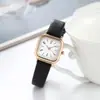 Novo Modelo de Relógio Douyin para Mulheres, Formato Quadrado Pequeno da Moda, Balança Digital para Estudantes, Pulseira de Couro Simples Liga de Metal Relógio Atacado