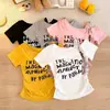 5272# Camiseta de manga curta com design moderno de um ombro, com miçangas, fita fluida e estampa de letras para mulheres, corte justo, valoriza a silhueta, com sutiã embutido, top
