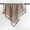 Pañuelo pequeño cuadrado de algodón y lino color marrón estilo Maillard para mujer, estilo nuevo, elegante y versátil, pañuelo decorativo para la cabeza, diadema, pañuelo de cuello, accesorio para la cintura