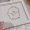 Pulseira de pérolas branco leitoso estilo suave, corrente de clavícula de luxo discreto e de alta qualidade, pulseira versátil doce e delicada para meninas