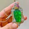 Colgante de Hoja de Crisoprasa Verde Imperial Transparente como el Hielo de Luz Natural de Alta Gama de Lujo y Alta Calidad