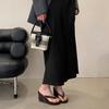Chanclas de Tanga para Vacaciones en la Playa 2025 Verano Nuevo Estilo Cuña de Altura Pequeña Zapatos de Plataforma para Mujer Sandalias