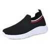 Nuevos Zapatos de Tela Versátiles de Primavera y Otoño Cómodos Estilo Old Beijing Antideslizantes Casuales de Malla Slip-ons para Madres de Mediana Edad y Mayores Zapatos Individuales