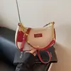 Bolso Cuadrado Pequeño de Lona Nuevo Invierno 2026 Transfronterizo para Mujer, Bolso de Hombro Moderno con un Toque Elegante y Sofisticado, Adecuado para el Viaje Diario, Bolso de Hombro y Cruzado