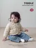 Conjunto de tres piezas de algodón para invierno para bebé niña: abrigo de algodón acolchado con lazo dulce, camiseta básica y jeans para niña