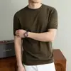 Artículo de venta caliente de verano, mismo estilo que la transmisión en vivo, camiseta de lino de manga corta de alta gama para hombre, top de punto liso de manga corta de verano para hombre
