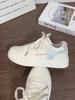 Zapatos Versátiles para Mujer de Retroceso Verano 2025 Zapatos Blancos de Suela Gruesa Nicho Original Zapatos Casuales para Estudiante Tenis Lindos para Uso Exterior