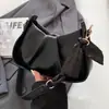 Nueva colección primavera/verano 2026: un bolso de hombro con forma de nube, elegante y versátil, perfecto para llevar debajo del brazo, con un diseño de alta gama y único