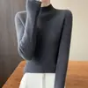 Tricô de Gola Alta Feminino de Primeira Linha Outono Inverno Manga Longa Gola Alta Listrado Camada Base Emagrecedor Suéter Versátil