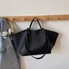 Bolsa de Ombro Retro com Nova Textura Personalizada Moda Casual Feminina Bolsa Tote Grande Capacidade Outono e Inverno 2025