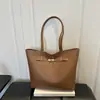 2026 Verão Clássico Nova Grande Capacidade Alta Qualidade Versátil Fashion Simples Estiloso Bolsa Tote de Ombro Único e de Mão