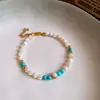 Pulsera de Perlas de Imitación de Agua Dulce y Concha de Pino Estilo Étnico Retro con Cuentas Simple Nicho Versátil Elegante Joyería de Mano de Alta Gama para Mujeres