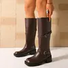 Botas de cano alto Melard com sola grossa e fivela retrô para mulheres, novas botas de cano alto justas para outono e inverno de 2026, botas de equitação