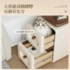Mesita de noche ultradelgada para dormitorio del hogar, nuevo modelo 2026, estilo madera natural color crema, almacenamiento de mesita de noche pequeño y extremadamente estrecho