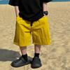 Roupas Infantis Shorts Cargo para Meninos 2026 Verão Novo Estilo Shorts de Cinco Pontos Finos para Crianças Shorts de Praia de Verão para Crianças Grandes Tendência