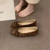Zapatos planos de ante para mujer, estilo minimalista, punta redonda, lazo de gamuza, poco profundos, para primavera/otoño 2026, bailarinas vintage elegantes