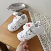 Zapatos de Princesa para Niñas Lazo Dibujos Animados Zapatos de una Sola Pieza Otoño Nuevos Lindos Tenis para Bebé Suela Suave Antideslizantes Zapatos Casuales
