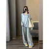 Camiseta de manga larga Zedaijiai estilo coreano diseño principios de otoño relajada cuello en V pequeño botón de nácar mezcla de algodón camiseta básica para mujer