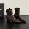 Botines cortos de piel genuina para mujer con aumento interno de altura, nuevo estilo otoño e invierno, punta fina, cierre de cremallera trasera, tacón medio, botines cortos ajustados para mujer