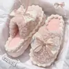Chinelos Peludos Femininos para Uso Externo 2026 Novo Estilo Interno Casa Solado Grosso Pelúcia Quente Antiderrapante Pós-parto Chinelos de Algodão Femininos