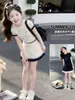 Conjunto de Ropa para Niñas 2026 Nuevo Estilo de Verano para Niñas Mayores, Elegante Conjunto de Dos Piezas con Falda Plisada de Manga Corta, Ropa de Verano Estilo Coreano para Niños